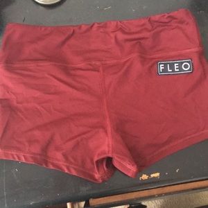 Fleo shorts size medium